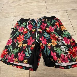Patterned 2pood CrossFit shorts